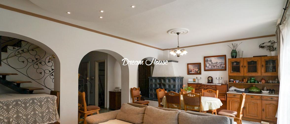 Nyíregyháza belvárosában 4 szoba, nappalis családi ház eladó!