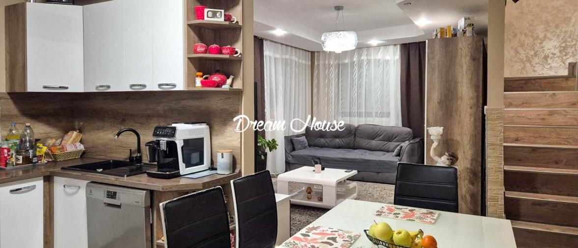 Nyíregyháza abszolút belvárosában I. emeleti belső szintes igényes lakás eladó!